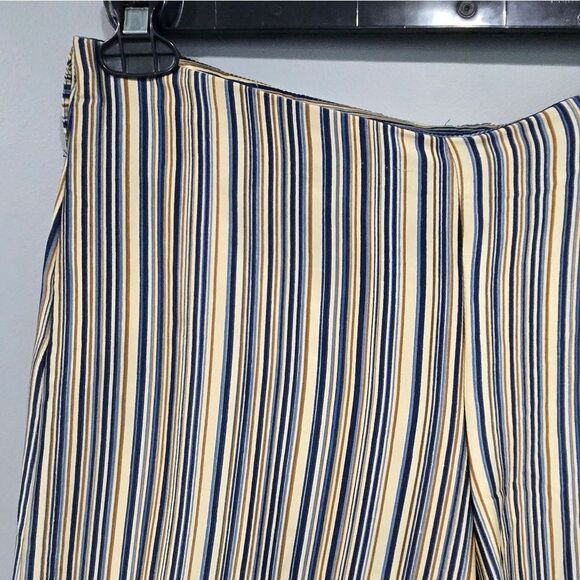 🐢 Tan Trend Wife leg flowy slacks imported from Spain. Size M - Picture 10 of 17